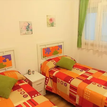 Primera Línea Con Vistas Al Mar Y Parking Apartamento